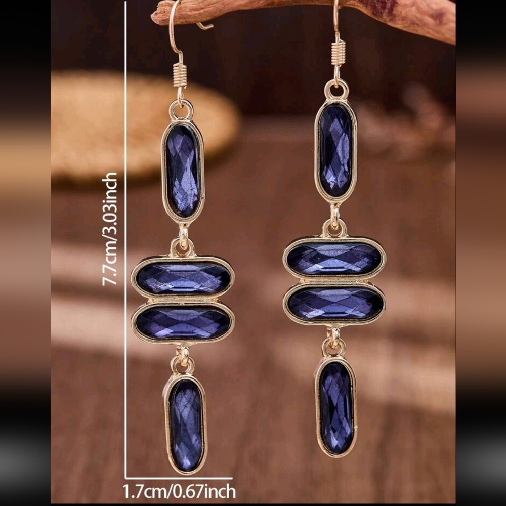 BRAND NEW ** Gold-Tone Blue Faceted Drop Earrings - Picture 2 of 2